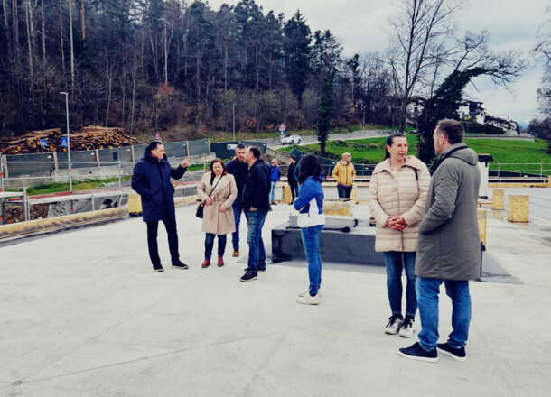 Firstfeier auf dem Pfeffersberg: Rohbau des neuen Mehrzweckgebäudes abgeschlossen