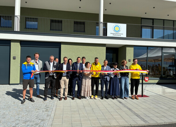 Eröffnung der neuen Sportzone Pfeffersberg: Ein Fest für die Gemeinschaft, Sport und Freizeit. 