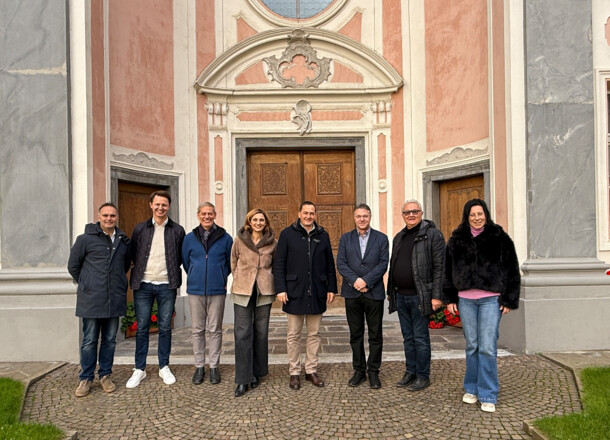 Brixen stärkt die Zusammenarbeit mit den Universitäten – Stadtrat besucht die Philosophisch-Theologische Hochschule (PTH)
