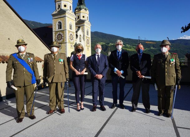 Feierliche Übergabe der Ehrenzeichen für Verdienste um die Republik Italien