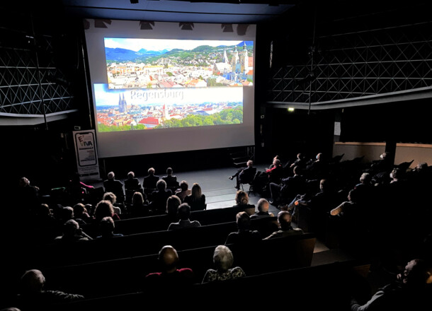 Zeitzeugen erzählen nach der Premiere des italienischen Films der beiden Partnerstädte Brixen und Regensburg