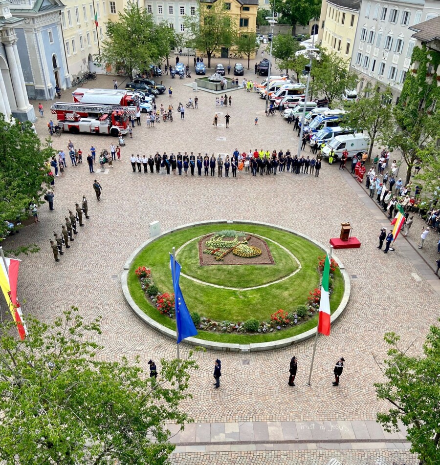 Fest der Republik auf dem Domplatz in Brixen 