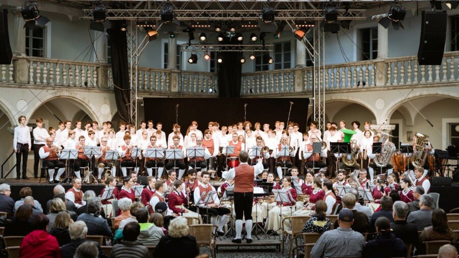 La banda musicale di Bressanone si esibisce insieme ai “Regensburger Domspatzen”