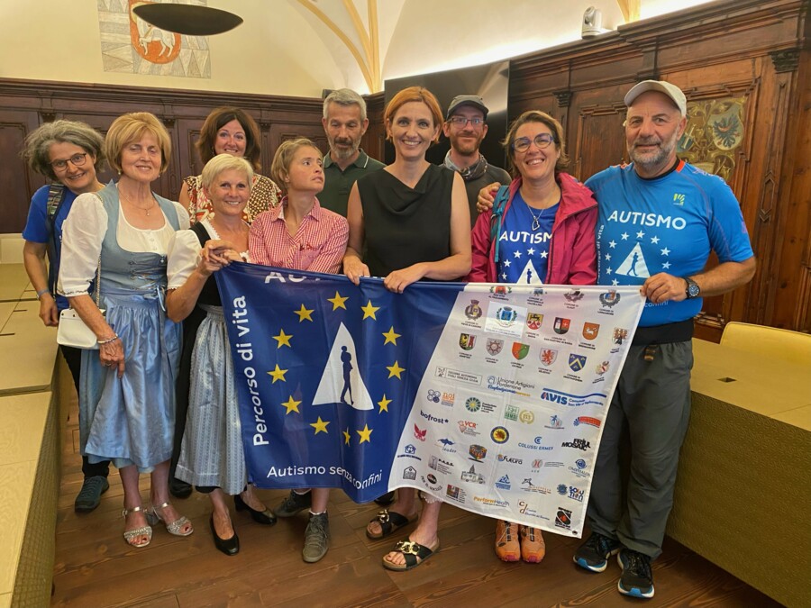 Brixen ist Etappe auf dem Sensibilisierungsmarsch „Autismus ohne Grenzen“