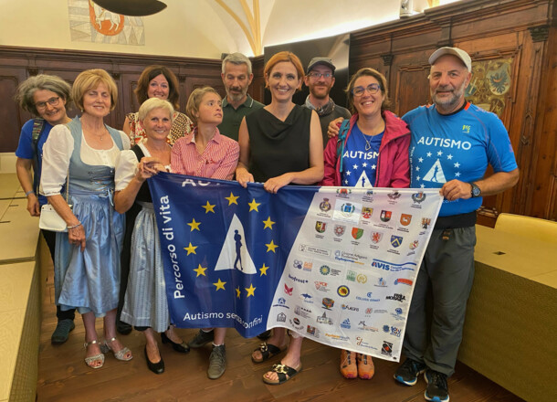 Brixen ist Etappe auf dem Sensibilisierungsmarsch „Autismus ohne Grenzen“