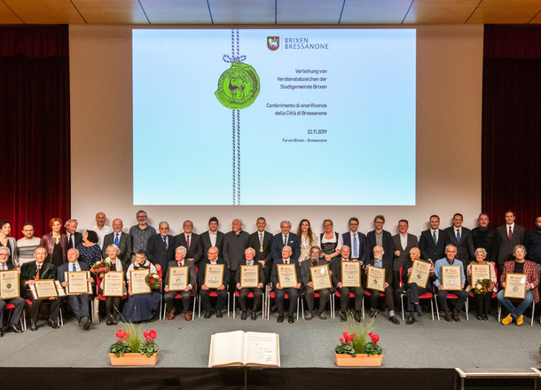 La città di Bressanone conferisce 19 onorificenze