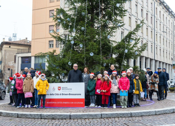 Weihnachtsbaum in Mantua eingeweiht
