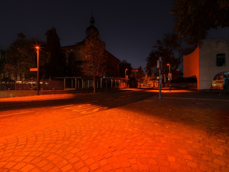 Kleiner Graben leuchtet in ORANGE – Internationaler Tag zur Beseitigung von Gewalt gegen Frauen